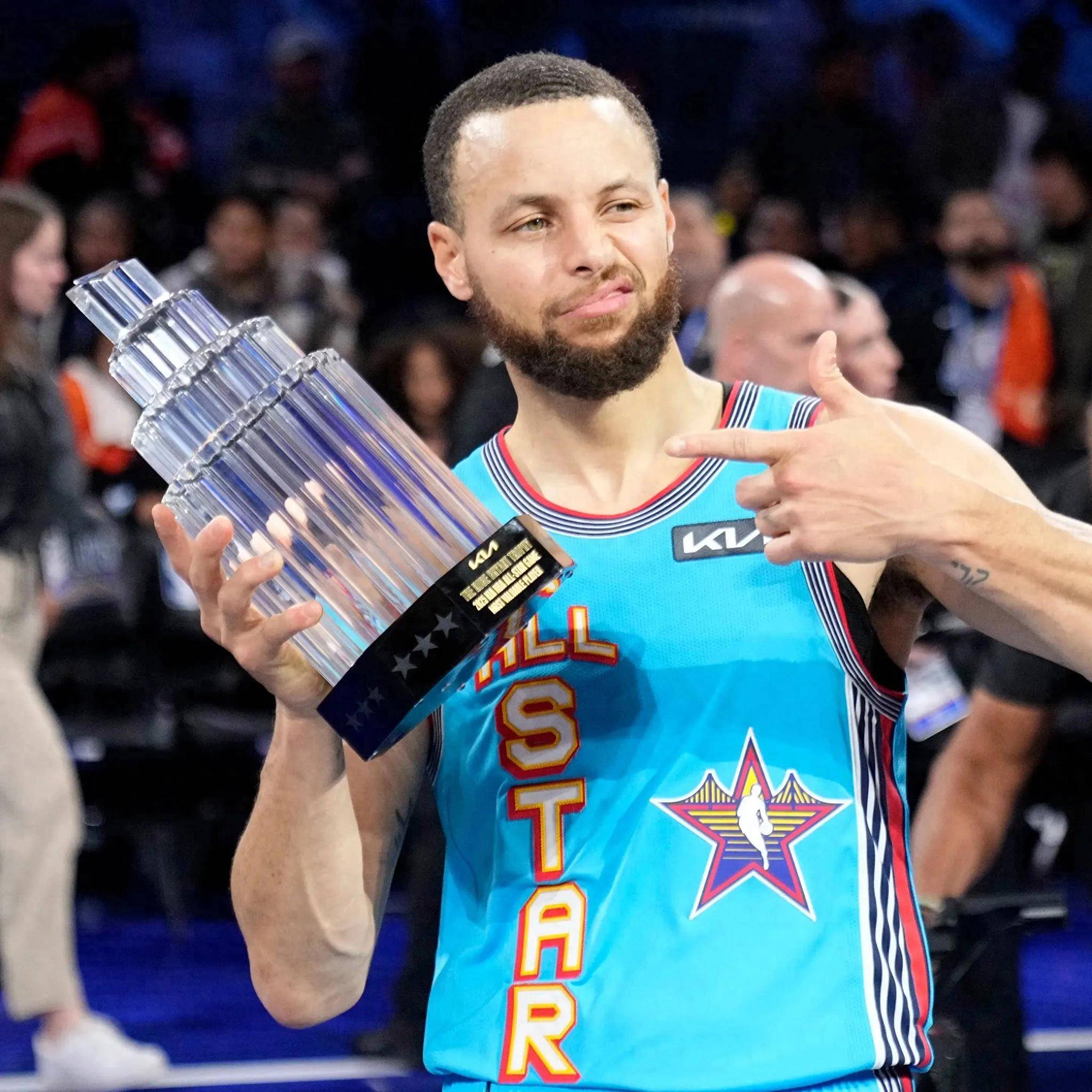 海报中的这 海报中的这