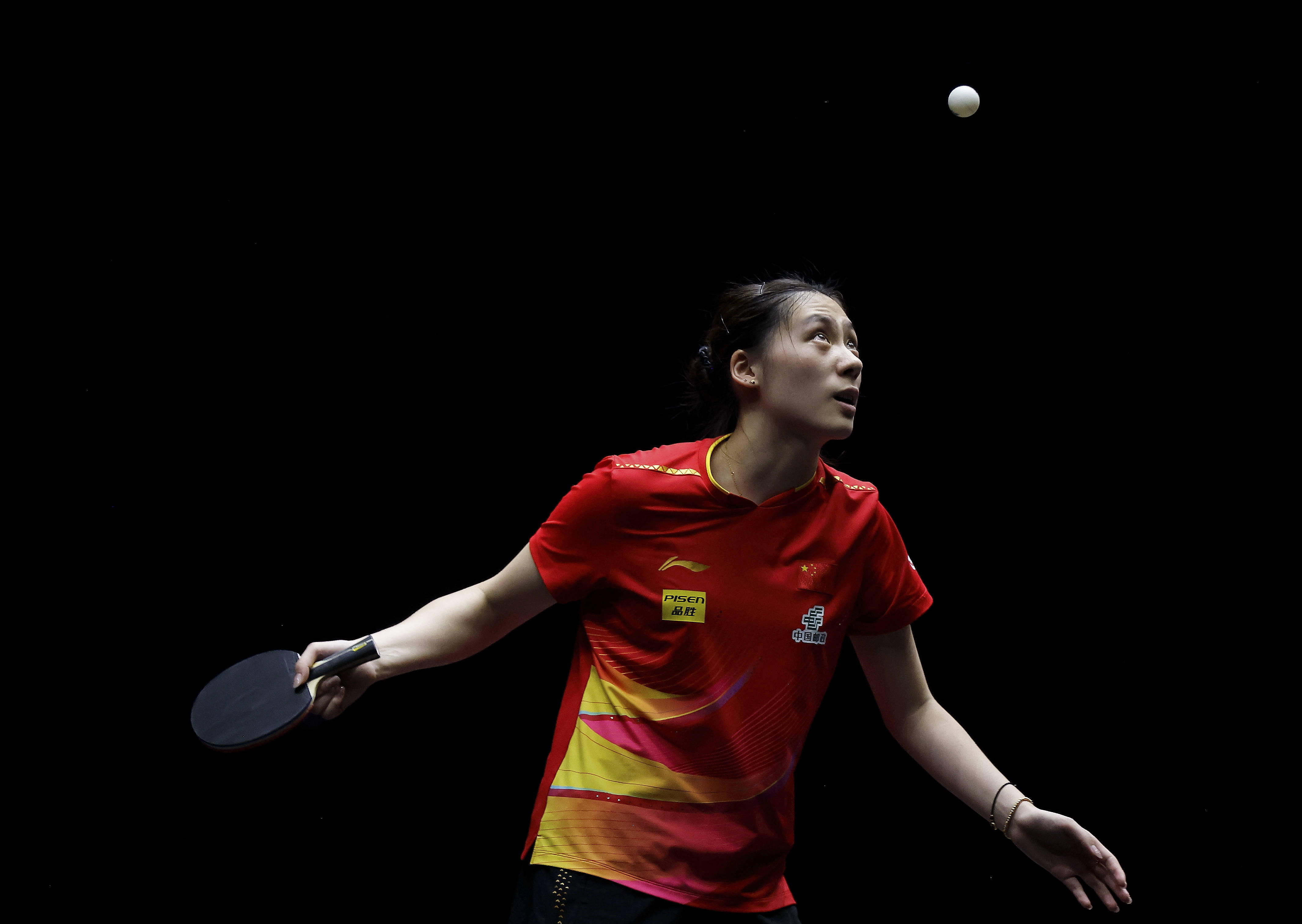 比如脚下球 比如脚下球