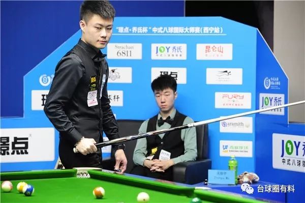 手的交手中 手的交手中