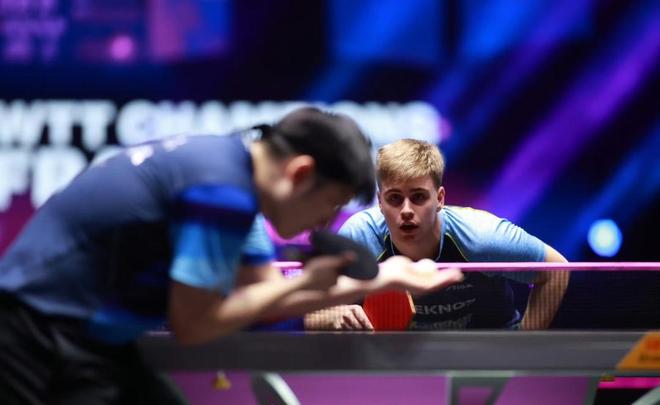 表现吸引全 表现吸引全