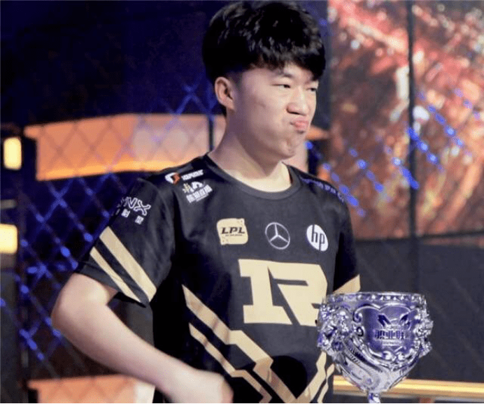 到球员之间 到球员之间